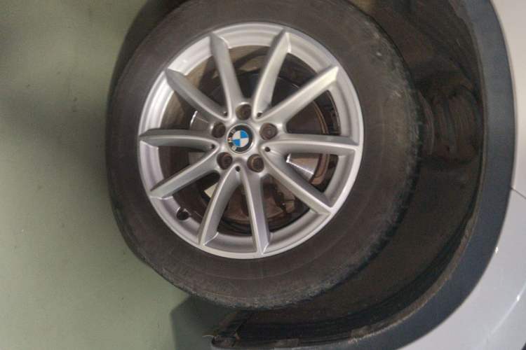Used BMW X1 2018 sDrive18Li Fashion Model Right Front Wheel Hub