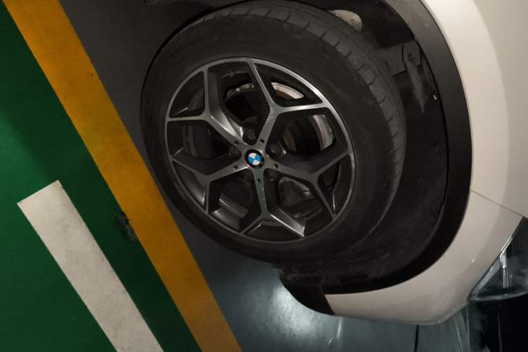 Used BMW X1 2018 sDrive18Li Luxury Model Right Front Wheel Hub