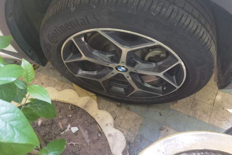 Used BMW X1 2018 xDrive20Li Luxury Model Right Front Wheel Hub