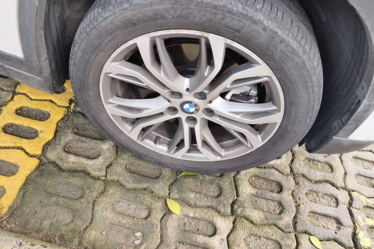 Used BMW X1 2018 sDrive20Li Leading Model Right Front Wheel Hub