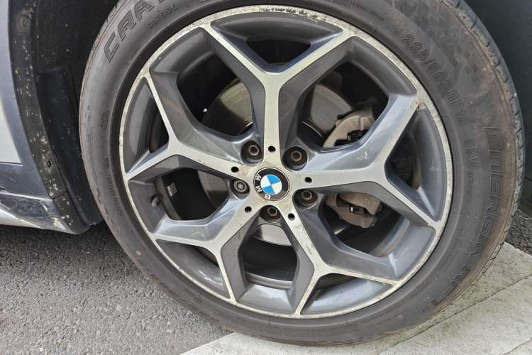 Used BMW X1 2018 sDrive18Li Luxury Model Right Front Wheel Hub