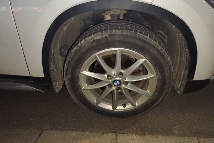 Used BMW X1 2018 sDrive18Li Fashion Model Right Front Wheel Hub