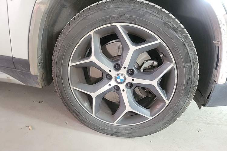 Used BMW X1 2018 xDrive20Li Luxury Edition Right Front Wheel Hub