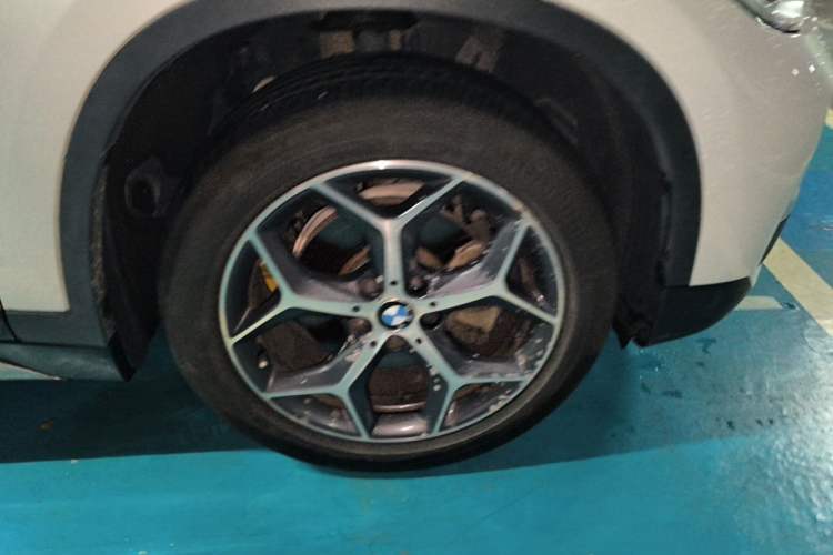 Used BMW X1 2018 sDrive18Li Luxury Model Right Front Wheel Hub