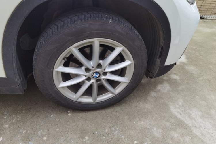 Used BMW X1 2018 sDrive18Li Fashion Model Right Front Wheel Hub