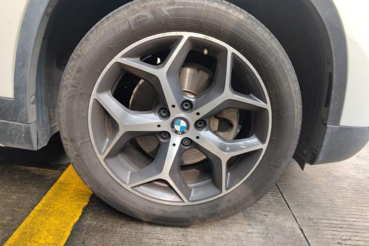 Used BMW X1 2018 sDrive18Li Luxury Model Right Front Wheel Hub