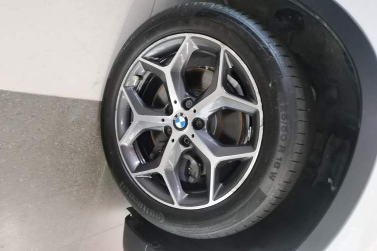 Used BMW X1 2018 xDrive20Li Luxury Edition Right Front Wheel Hub