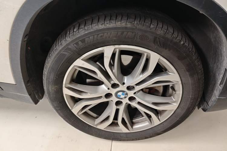 Used BMW X1 2018 sDrive20Li Leading Model Right Front Wheel Hub
