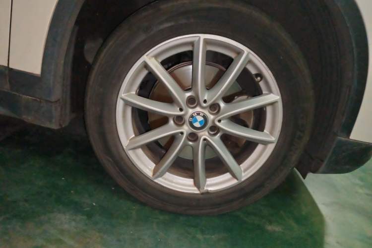 Used BMW X1 2018 sDrive18Li Fashion Model Right Front Wheel Hub