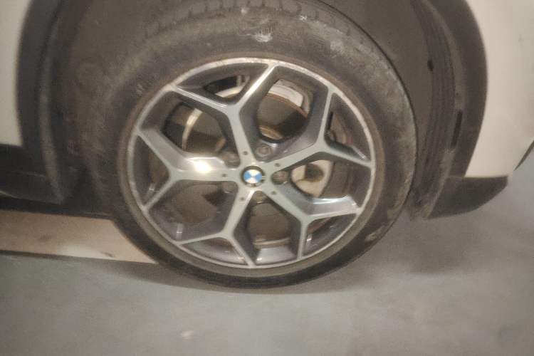 Used BMW X1 2018 sDrive18Li Luxury Model Right Front Wheel Hub