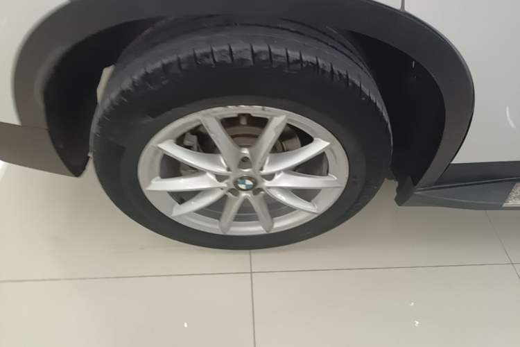 Used BMW X1 2018 sDrive18Li Fashion Model Right Rear Wheel Hub