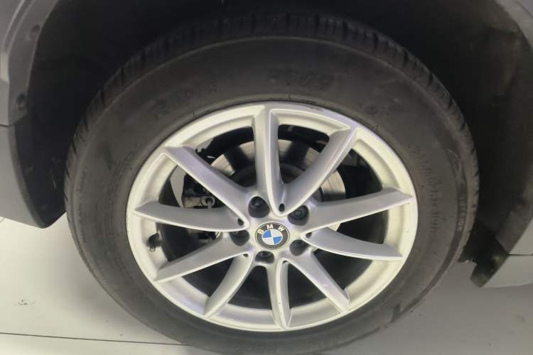 Used BMW X1 2018 sDrive18Li Fashion Model Right Rear Wheel Hub