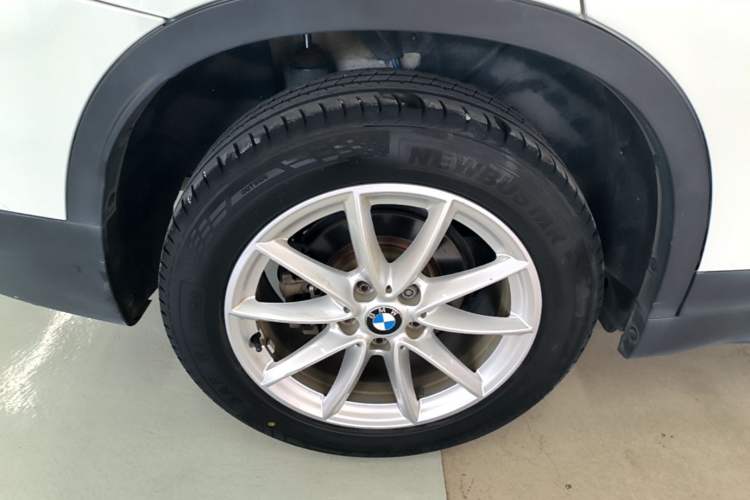 Used BMW X1 2018 sDrive18Li Fashion Model Right Rear Wheel Hub