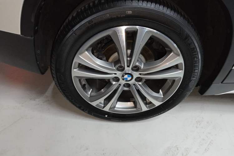 Used BMW X1 2018 xDrive20Li Luxury Edition Right Rear Wheel Hub