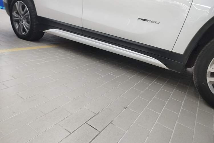 Used BMW X1 2018 sDrive18Li Luxury Model Right Side Sill