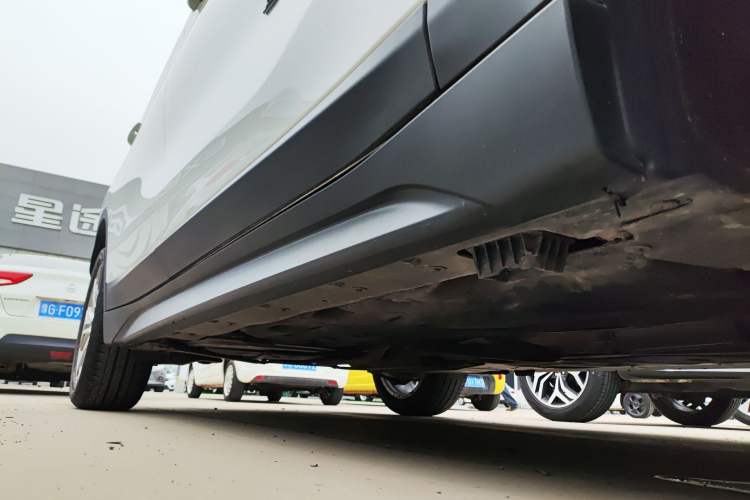 Used BMW X1 2018 sDrive20Li Leading Model Right Side Sill