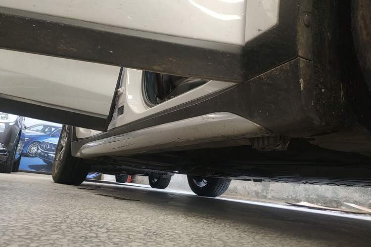 Used BMW X1 2018 sDrive18Li Luxury Model Right Side Sill