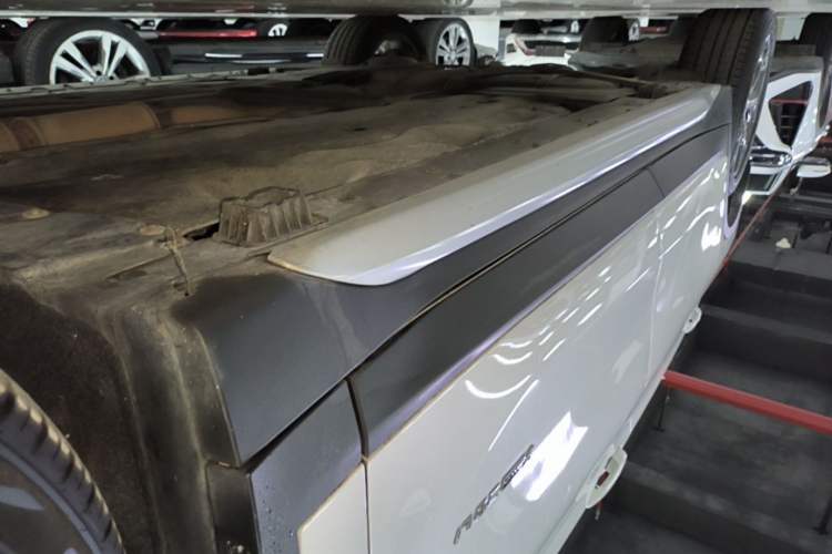 Used BMW X1 2018 xDrive20Li Luxury Edition Right Side Sill