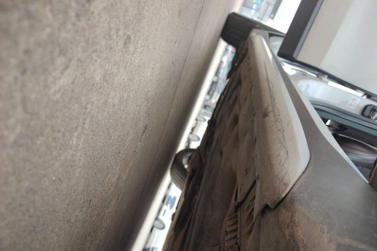 Used BMW X1 2018 xDrive20Li Luxury Edition Right Side Sill
