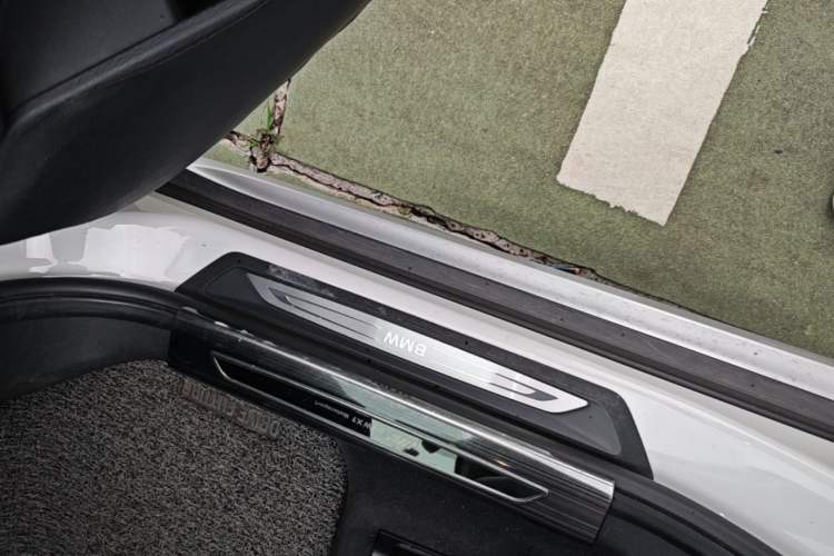 Used BMW X1 2018 xDrive20Li Luxury Model Right Side Sill