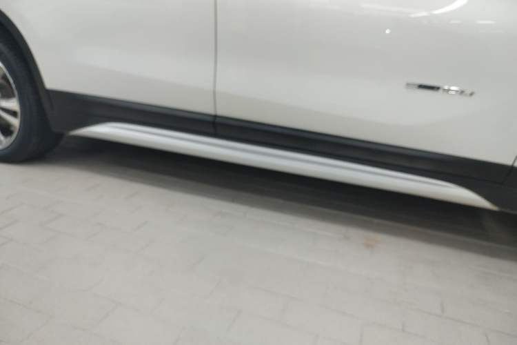 Used BMW X1 2018 sDrive18Li Luxury Model Right Side Sill