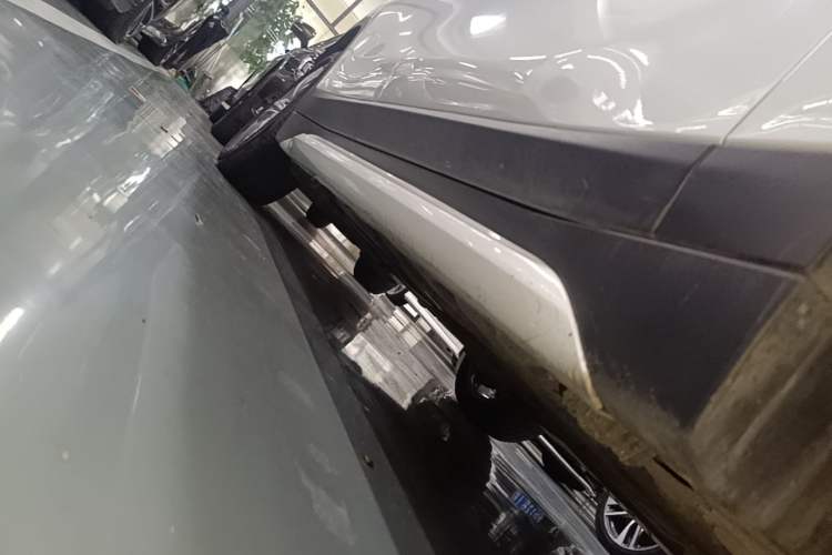 Used BMW X1 2018 xDrive20Li Luxury Edition Right Side Sill