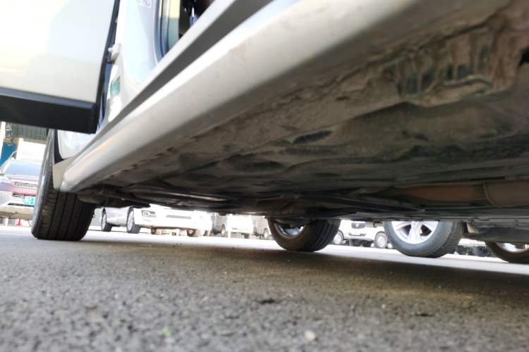Used BMW X1 2018 xDrive20Li Luxury Edition Right Side Sill