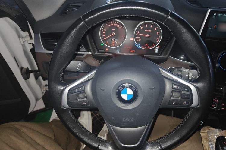 Used BMW X1 2018 xDrive20Li Luxury Model Steering Wheel