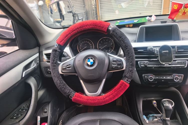 Used BMW X1 2018 sDrive20Li Leading Model Steering Wheel
