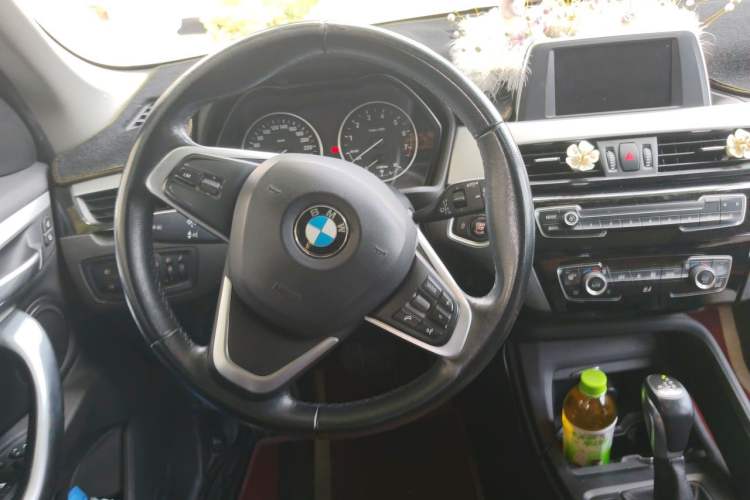 Used BMW X1 2018 sDrive18Li Fashion Model Steering Wheel
