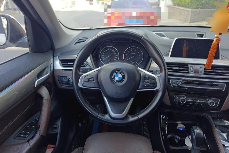 Used BMW X1 2018 xDrive20Li Luxury Edition Steering Wheel