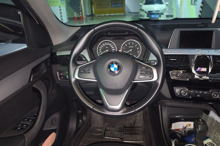 Used BMW X1 2018 sDrive20Li Leading Model Steering Wheel