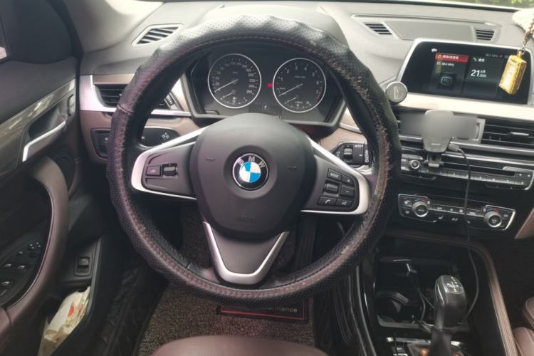 Used BMW X1 2018 xDrive20Li Luxury Edition Steering Wheel