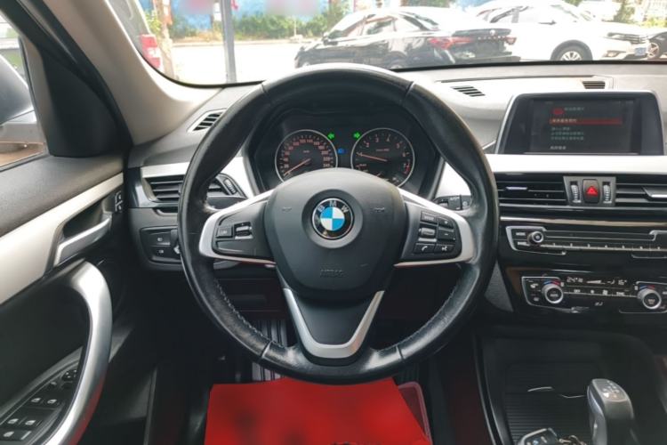 Used BMW X1 2018 sDrive18Li Fashion Model Steering Wheel