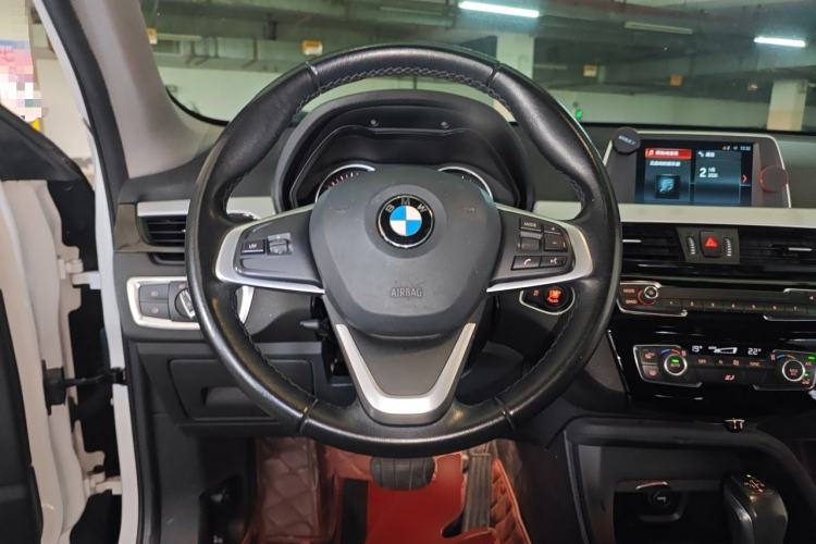 Used BMW X1 2018 sDrive18Li Fashion Model Steering Wheel