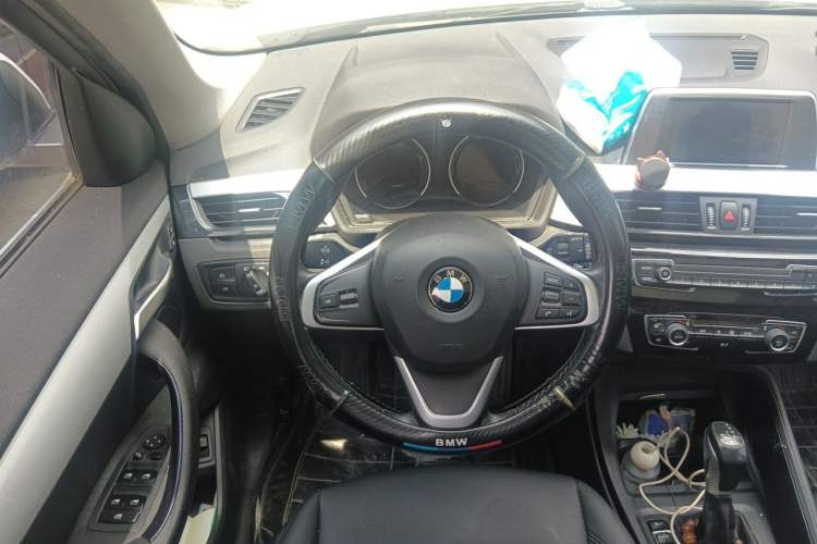 Used BMW X1 2018 sDrive20Li Leading Model Steering Wheel