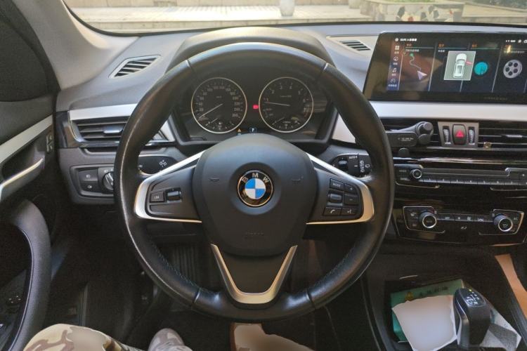 Used BMW X1 2018 sDrive20Li Leading Model Steering Wheel