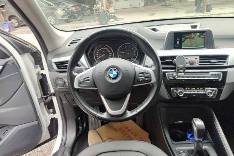 Used BMW X1 2018 sDrive20Li Leading Model Steering Wheel