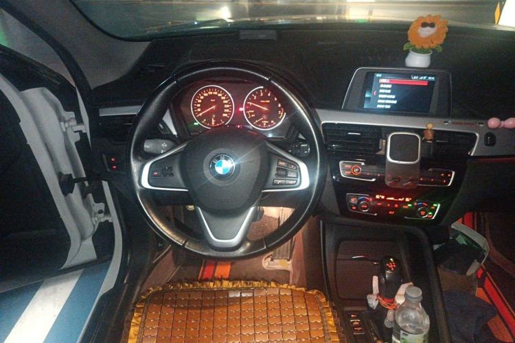 Used BMW X1 2018 sDrive18Li Fashion Model Steering Wheel
