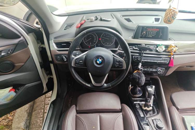 Used BMW X1 2018 sDrive18Li Luxury Model Steering Wheel