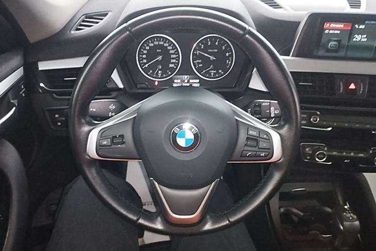 Used BMW X1 2018 sDrive20Li Leading Model Steering Wheel