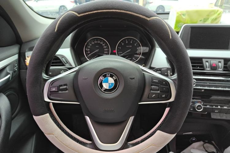 Used BMW X1 2018 sDrive18Li Fashion Model Steering Wheel