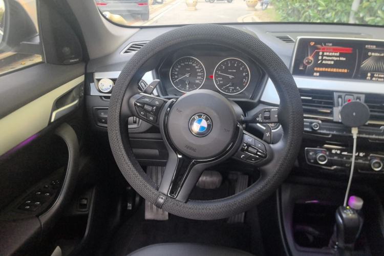 Used BMW X1 2018 sDrive20Li Leading Model Steering Wheel