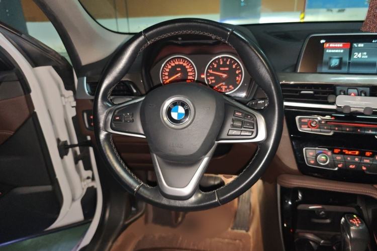 Used BMW X1 2018 xDrive20Li Luxury Edition Steering Wheel