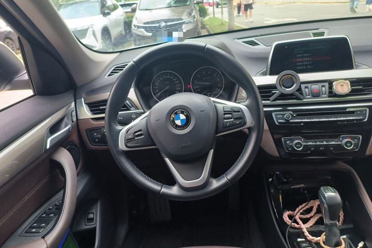 Used BMW X1 2018 xDrive20Li Luxury Edition Steering Wheel