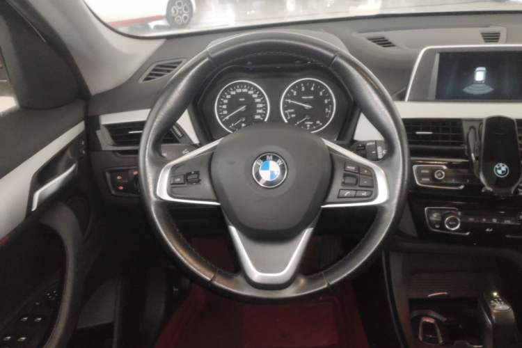 Used BMW X1 2018 sDrive18Li Fashion Model Steering Wheel