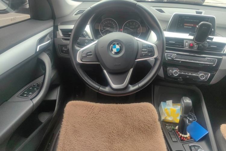 Used BMW X1 2018 sDrive18Li Fashion Model Steering Wheel