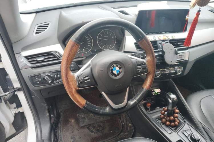 Used BMW X1 2018 sDrive18Li Fashion Model Steering Wheel