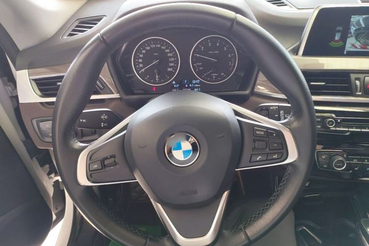 Used BMW X1 2018 xDrive20Li Luxury Edition Steering Wheel
