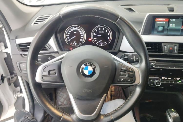 Used BMW X1 2018 sDrive20Li Leading Model Steering Wheel